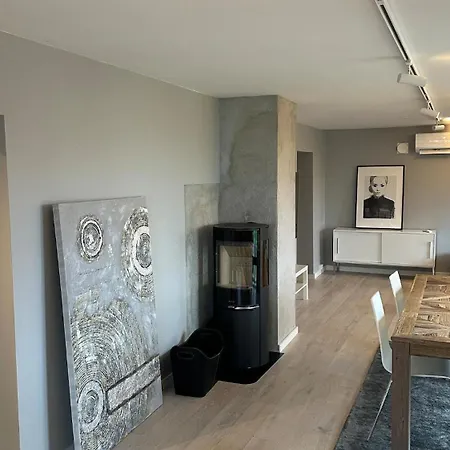 Downtown 2-bedroom